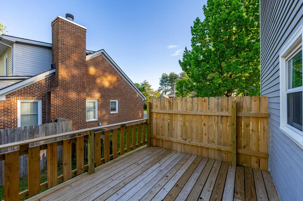 1709 Oak Place Court Lexington KY 40515