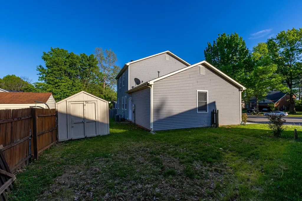 1709 Oak Place Court Lexington KY 40515
