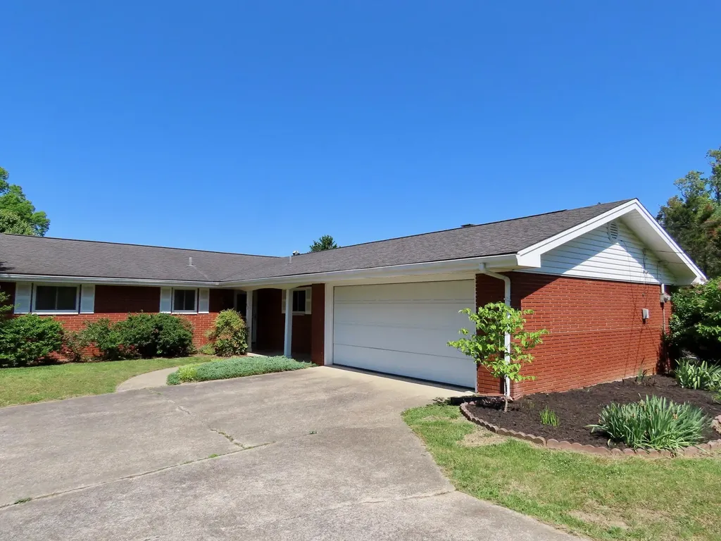 912 Barbourville Street Corbin KY 40701