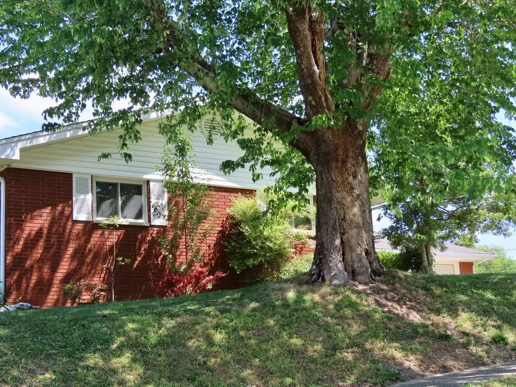 912 Barbourville Street Corbin KY 40701