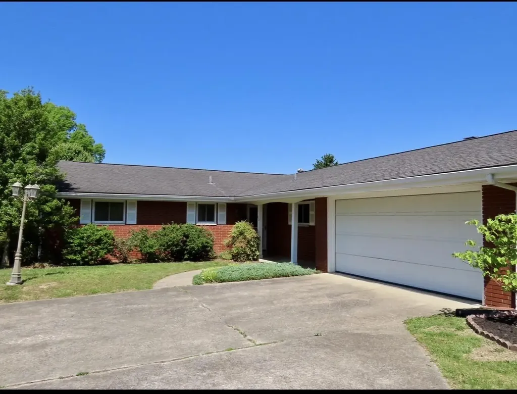 912 Barbourville Street Corbin KY 40701