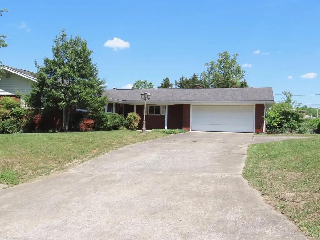 912 Barbourville Street Corbin KY 40701