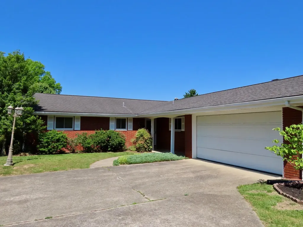 912 Barbourville Street Corbin KY 40701