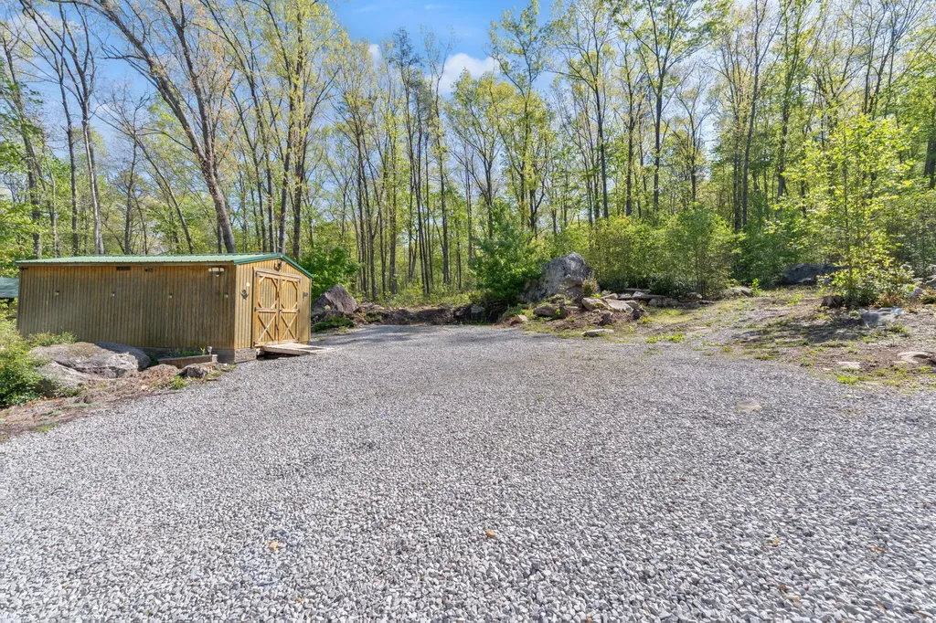 50 Davidson Lane Miracle KY 40856