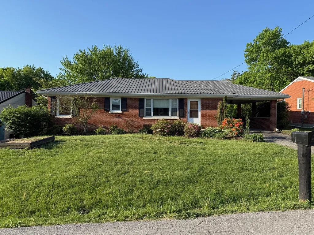 208 Gale Drive Lancaster KY 40444