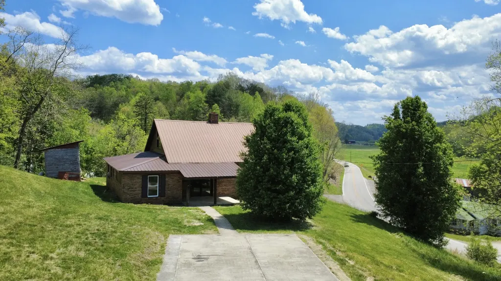 8289 Highway 460 West Liberty KY 41472