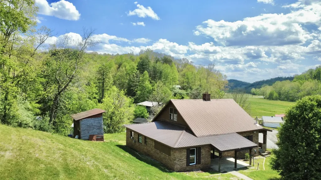 8289 Highway 460 West Liberty KY 41472