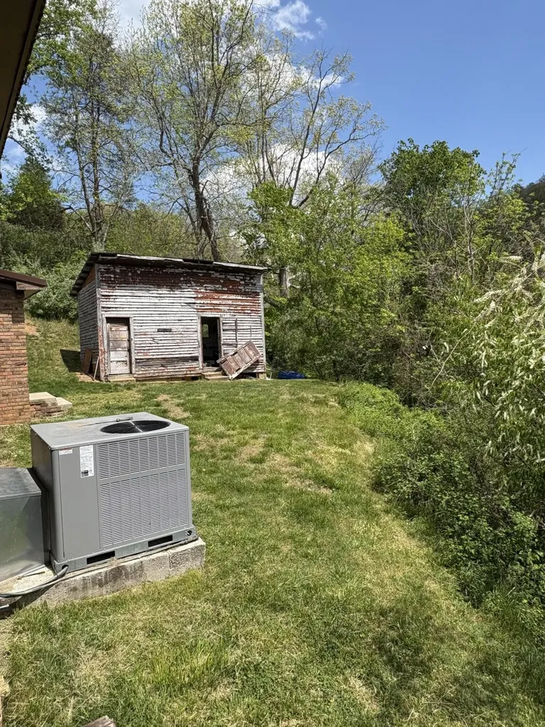 8289 Highway 460 West Liberty KY 41472
