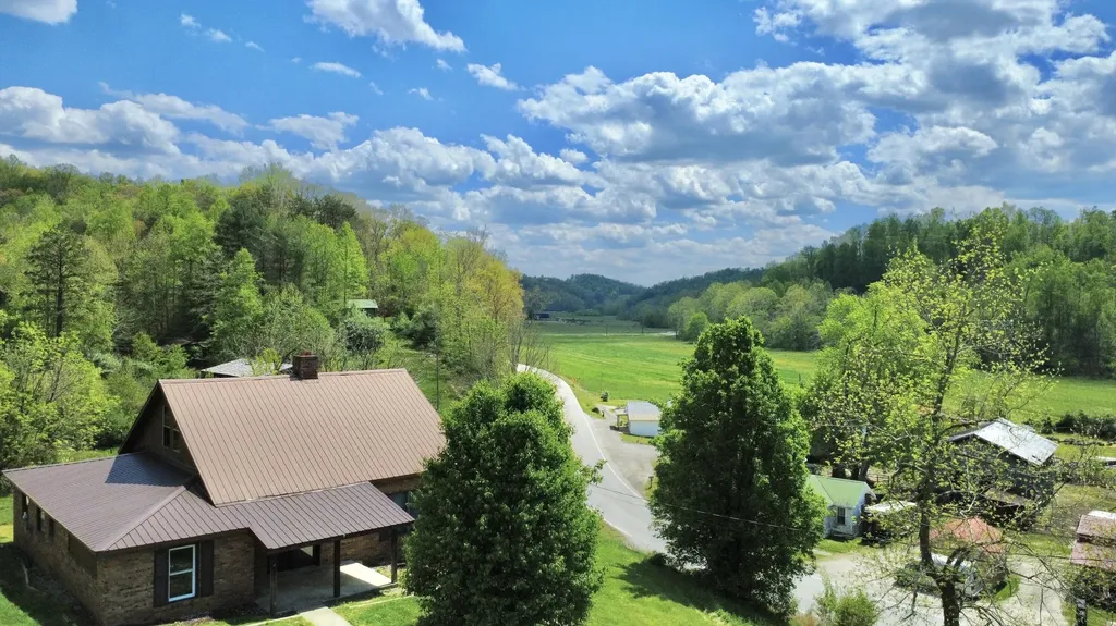 8289 Highway 460 West Liberty KY 41472