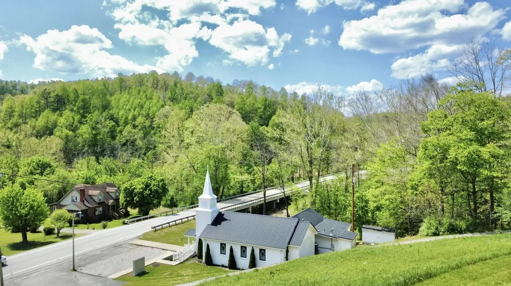 8289 Highway 460 West Liberty KY 41472