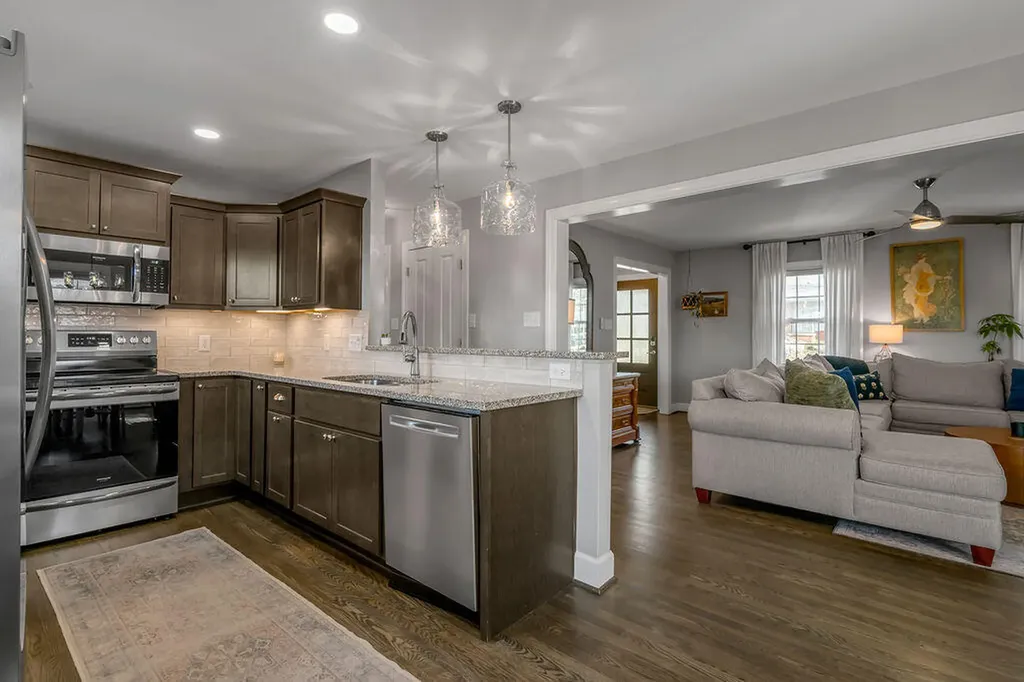 1252 Gainesway Drive Lexington KY 40517