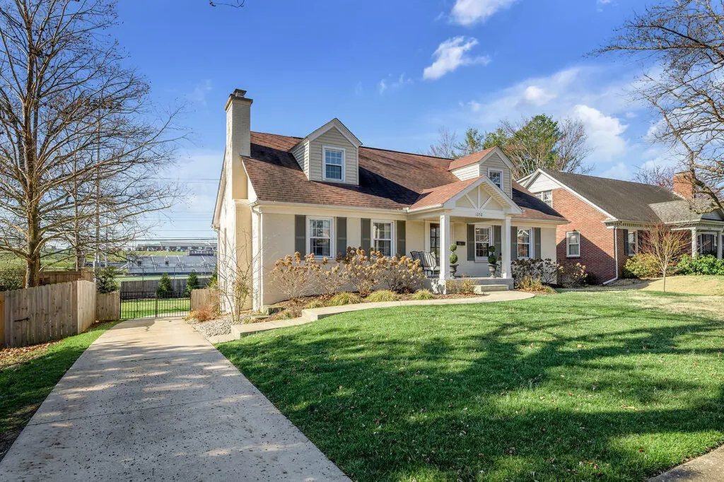 1252 Gainesway Drive Lexington KY 40517