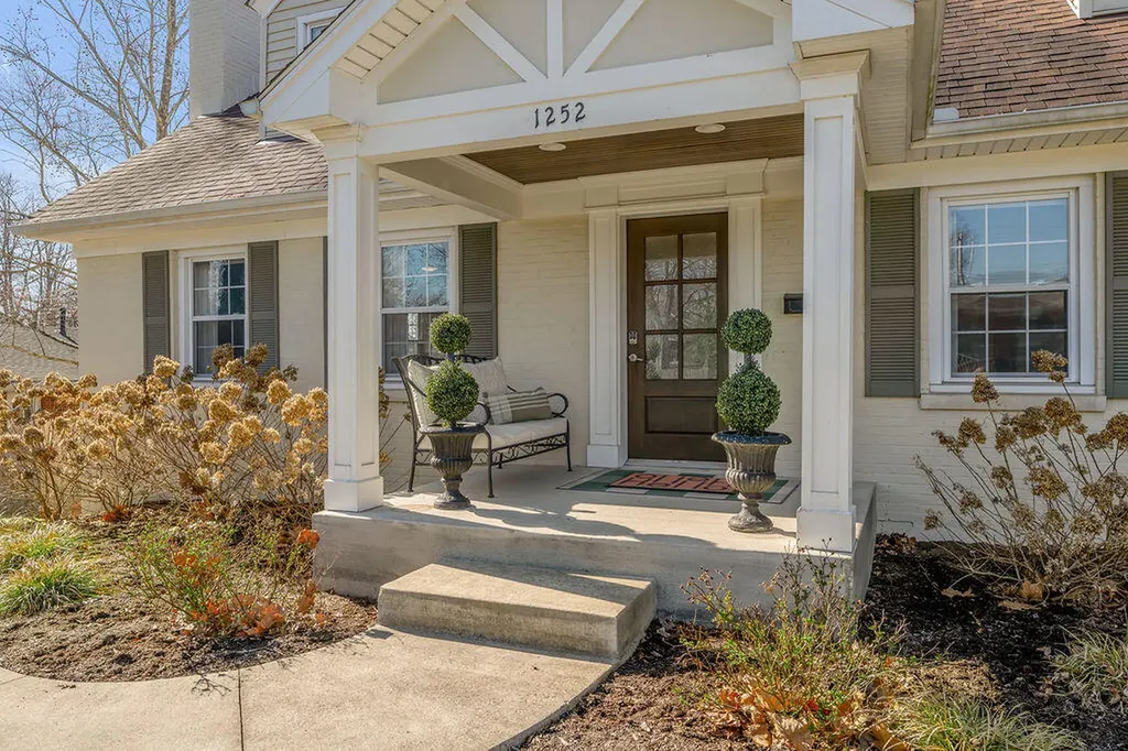 1252 Gainesway Drive Lexington KY 40517