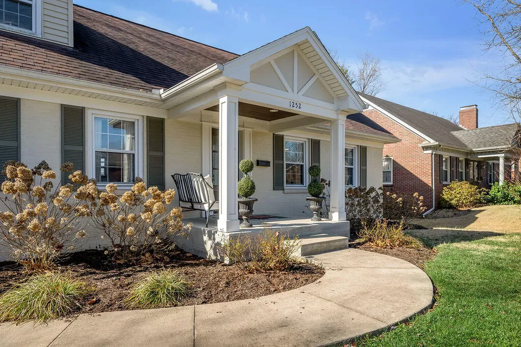 1252 Gainesway Drive Lexington KY 40517