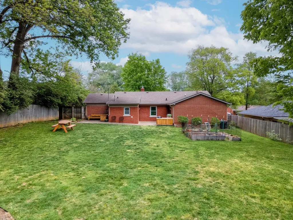618 Pasadena Drive Lexington KY 40503