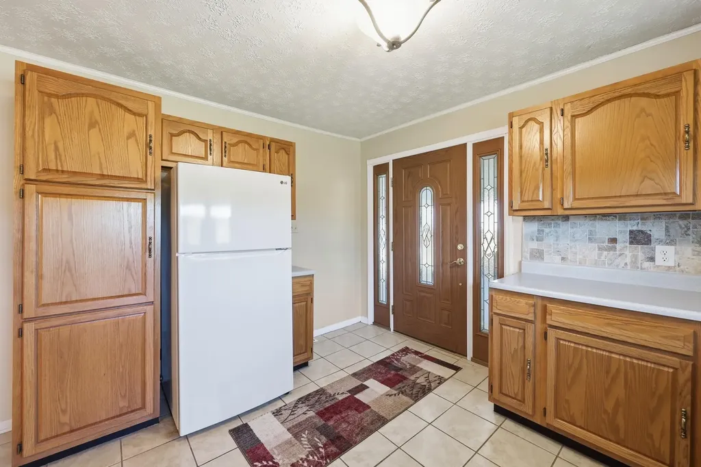 120 New Cut Road Jeffersonville KY 40337