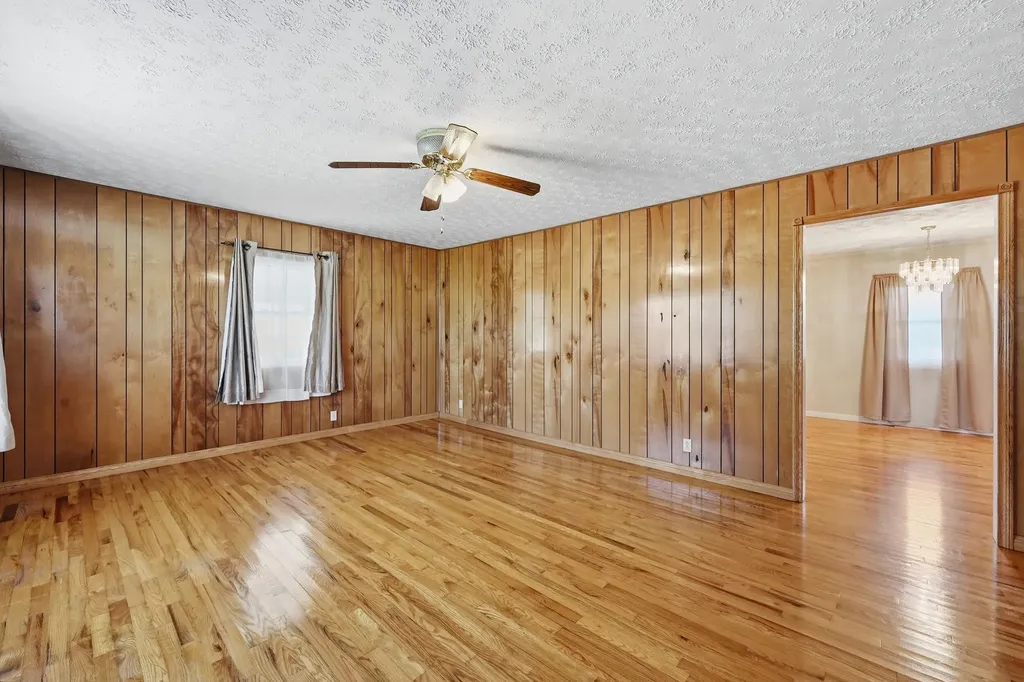 120 New Cut Road Jeffersonville KY 40337