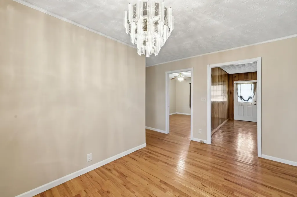 120 New Cut Road Jeffersonville KY 40337
