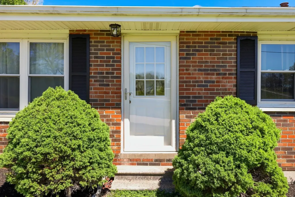 120 New Cut Road Jeffersonville KY 40337