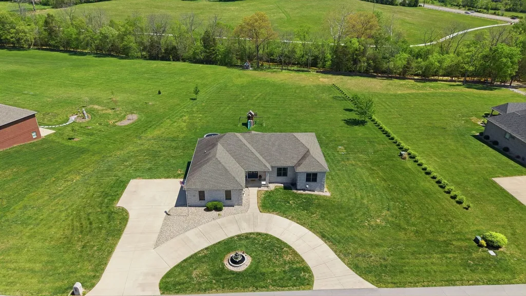 112 Little Paige Drive Frankfort KY 40601