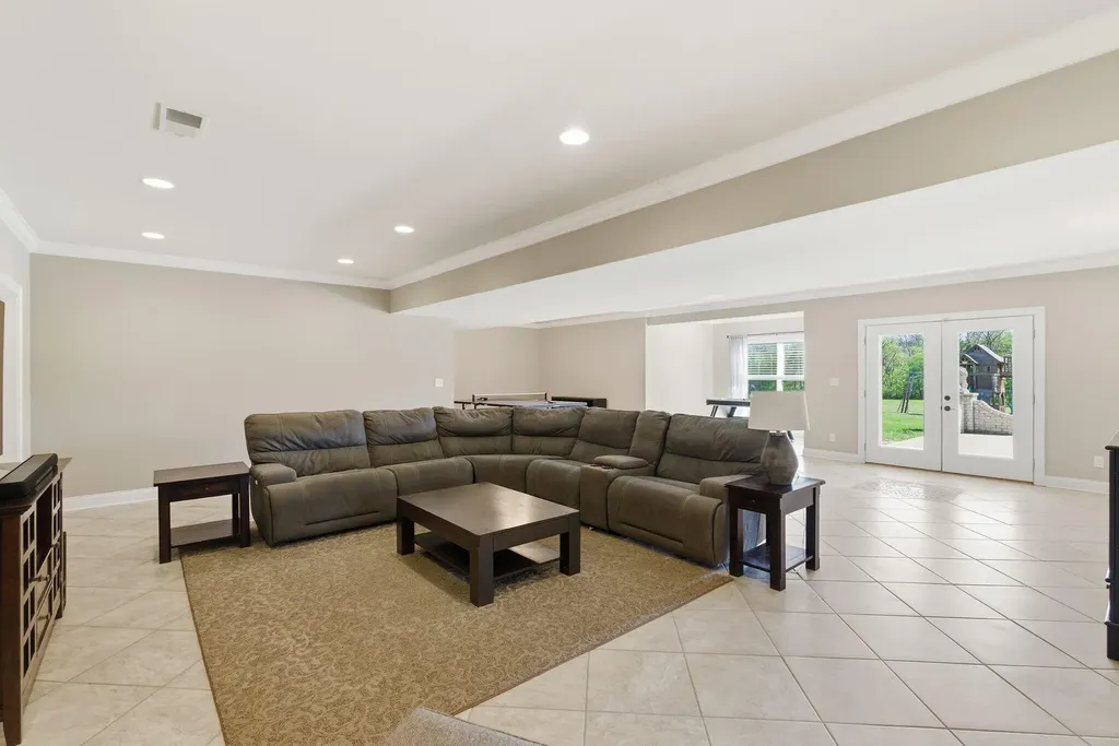 112 Little Paige Drive Frankfort KY 40601