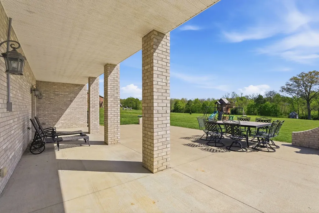 112 Little Paige Drive Frankfort KY 40601