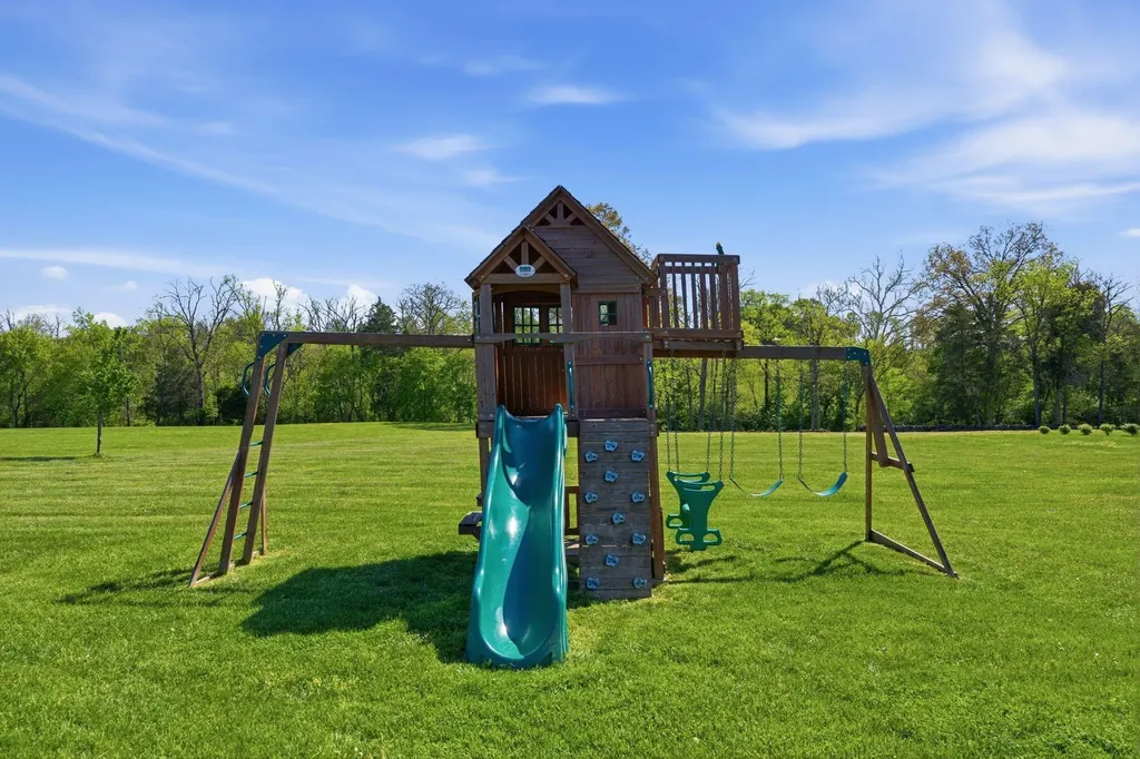 112 Little Paige Drive Frankfort KY 40601