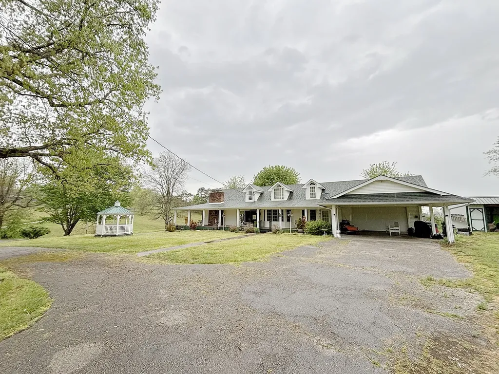 630 Dollie Miller Road East Bernstadt KY 40729