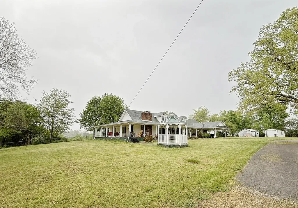 630 Dollie Miller Road East Bernstadt KY 40729