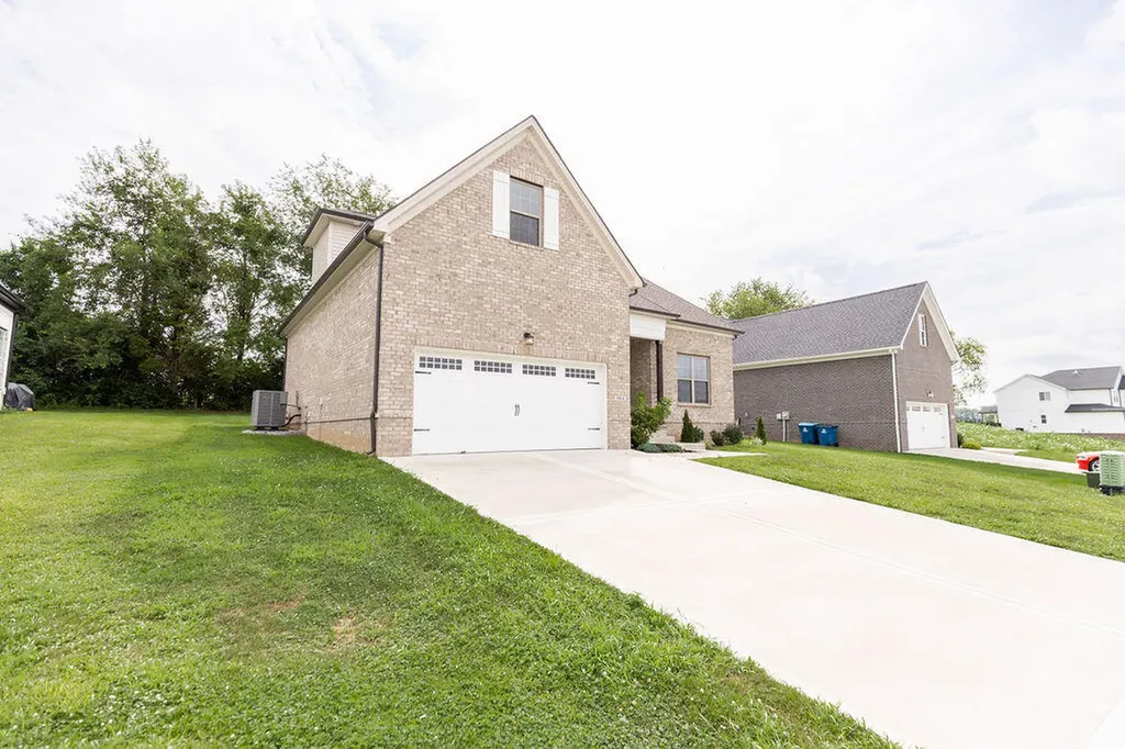 904 Shelburne Way Nicholasville KY 40356