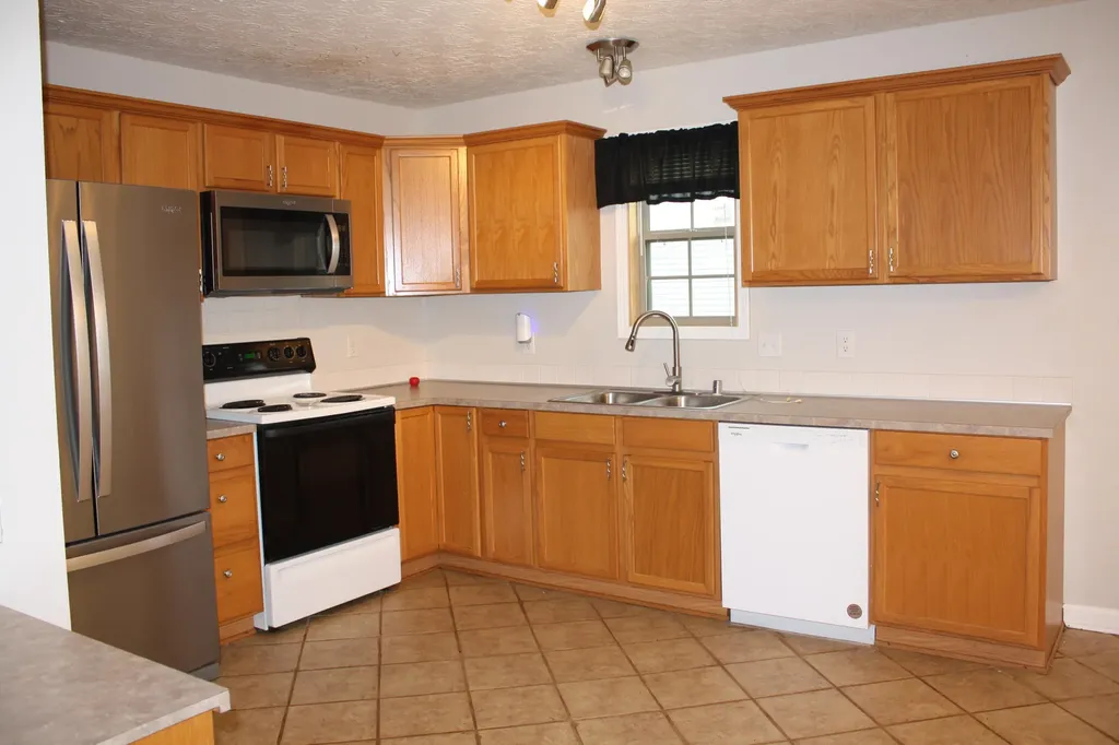 913 Fieldstone Richmond KY 40475