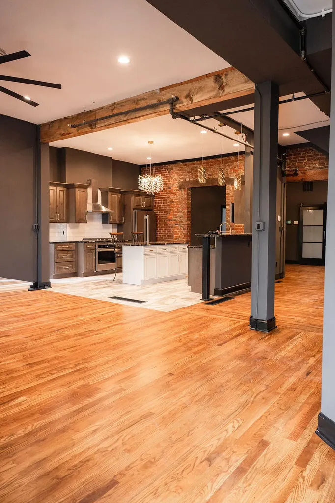 275 Limestone Lexington KY 40508