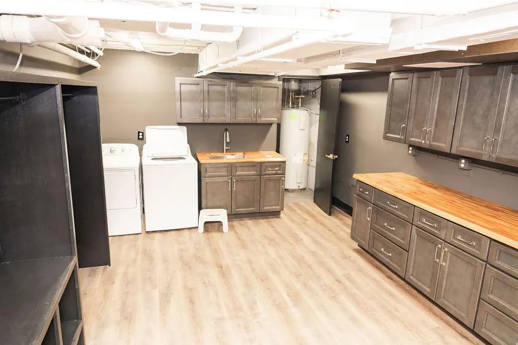 275 Limestone Lexington KY 40508