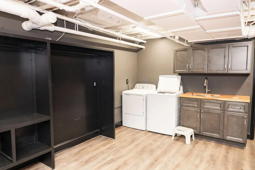 275 Limestone Lexington KY 40508