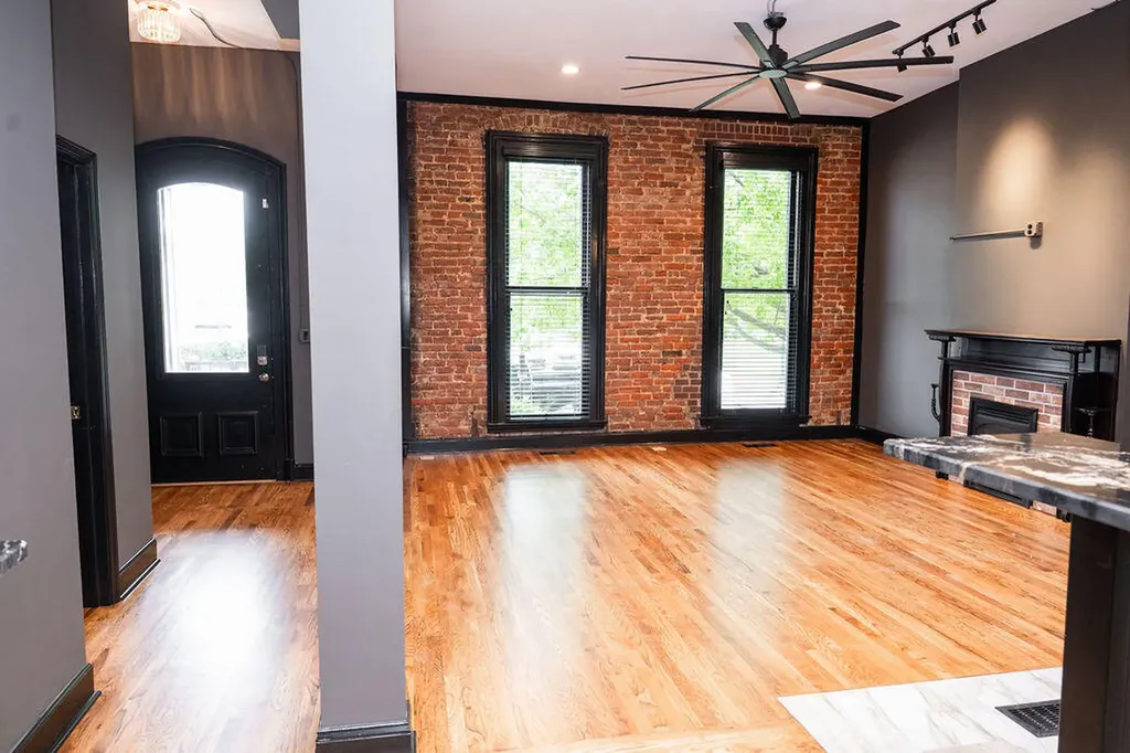 275 Limestone Lexington KY 40508