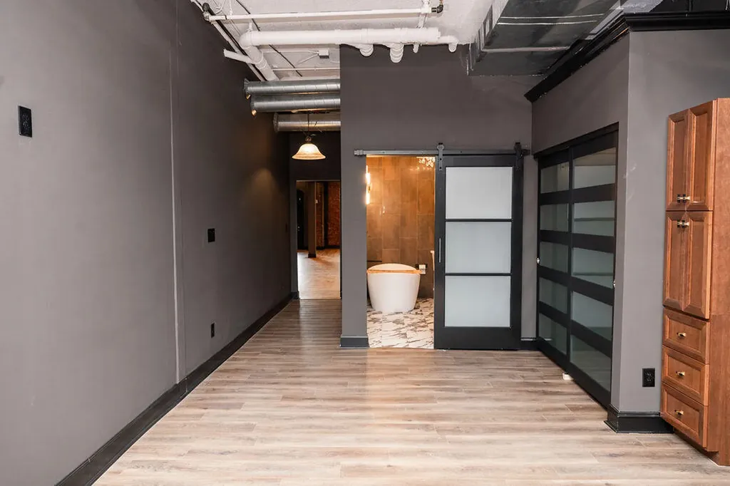 275 Limestone Lexington KY 40508