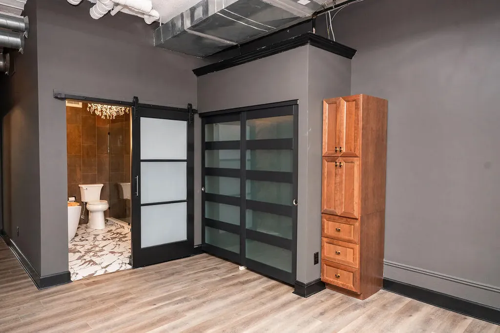 275 Limestone Lexington KY 40508