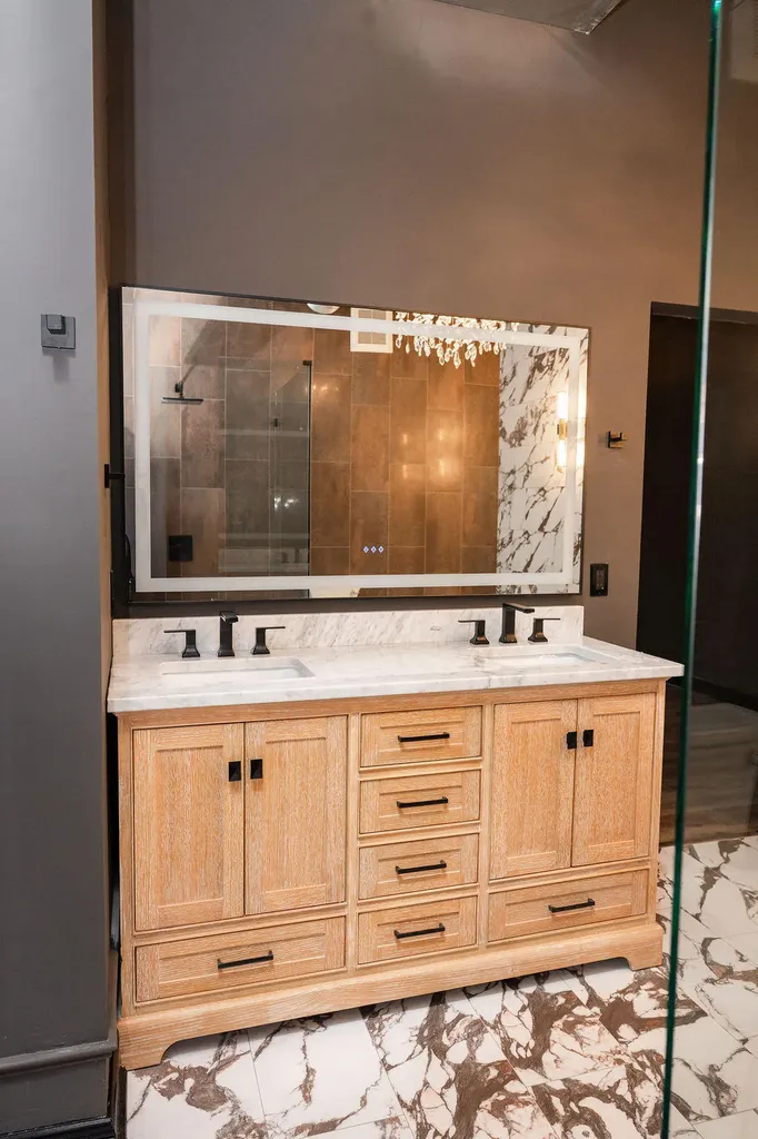 275 Limestone Lexington KY 40508