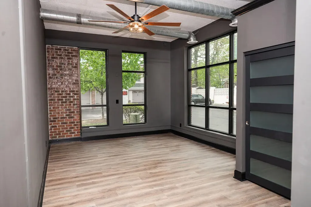 275 Limestone Lexington KY 40508
