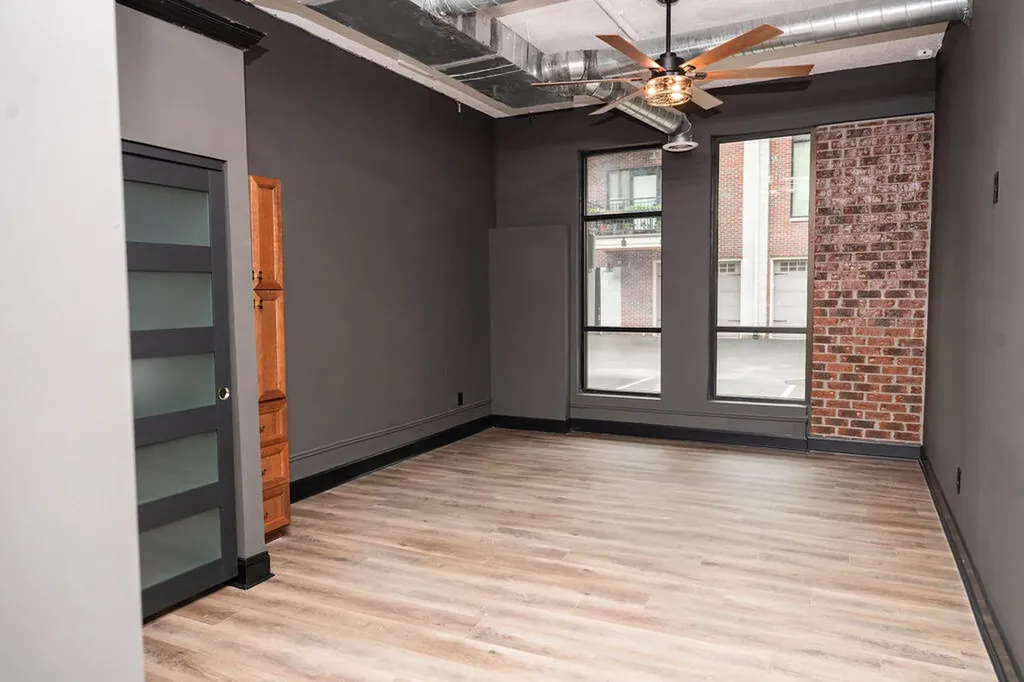 275 Limestone Lexington KY 40508