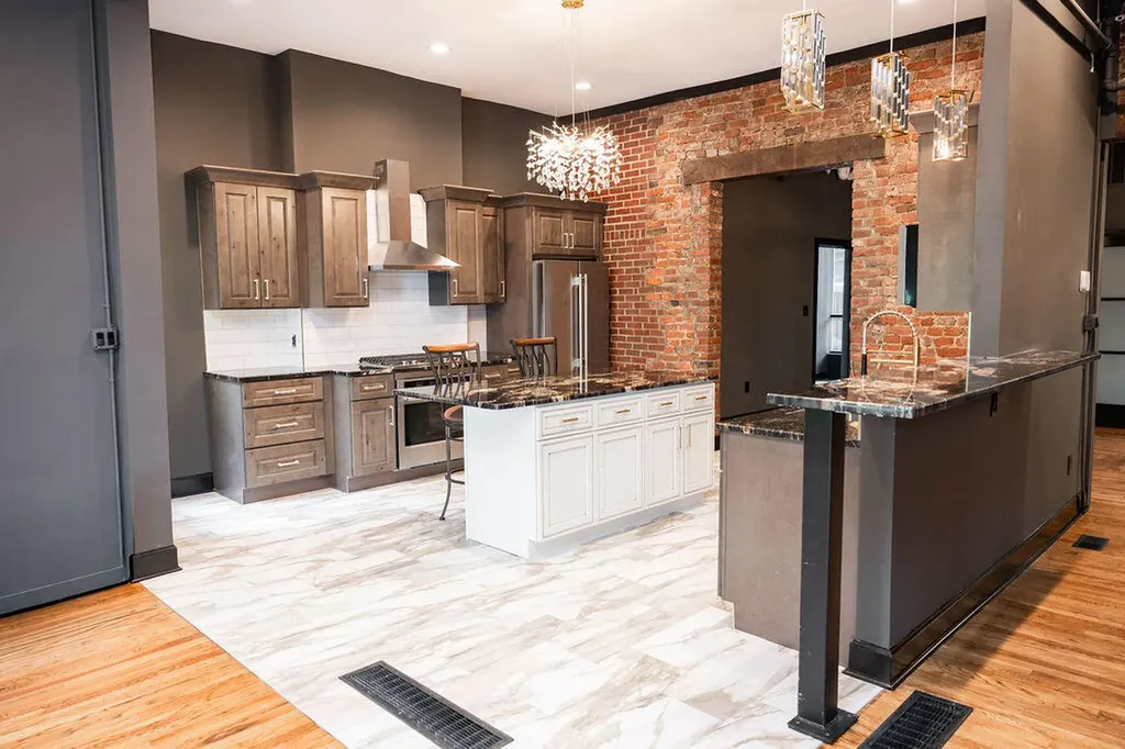 275 Limestone Lexington KY 40508