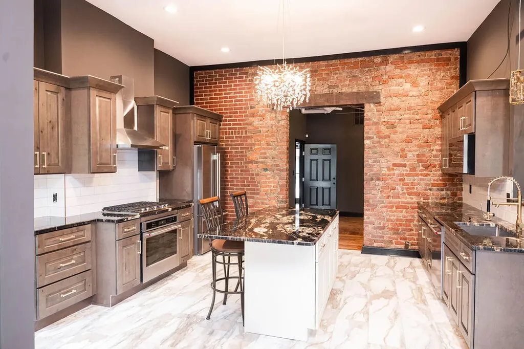 275 Limestone Lexington KY 40508