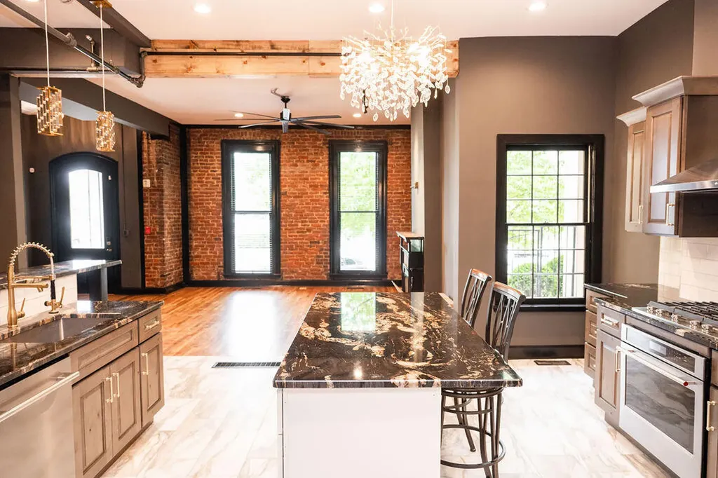 275 Limestone Lexington KY 40508