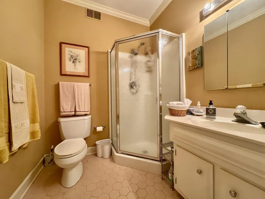 15B Charleston Greene Danville KY 40422