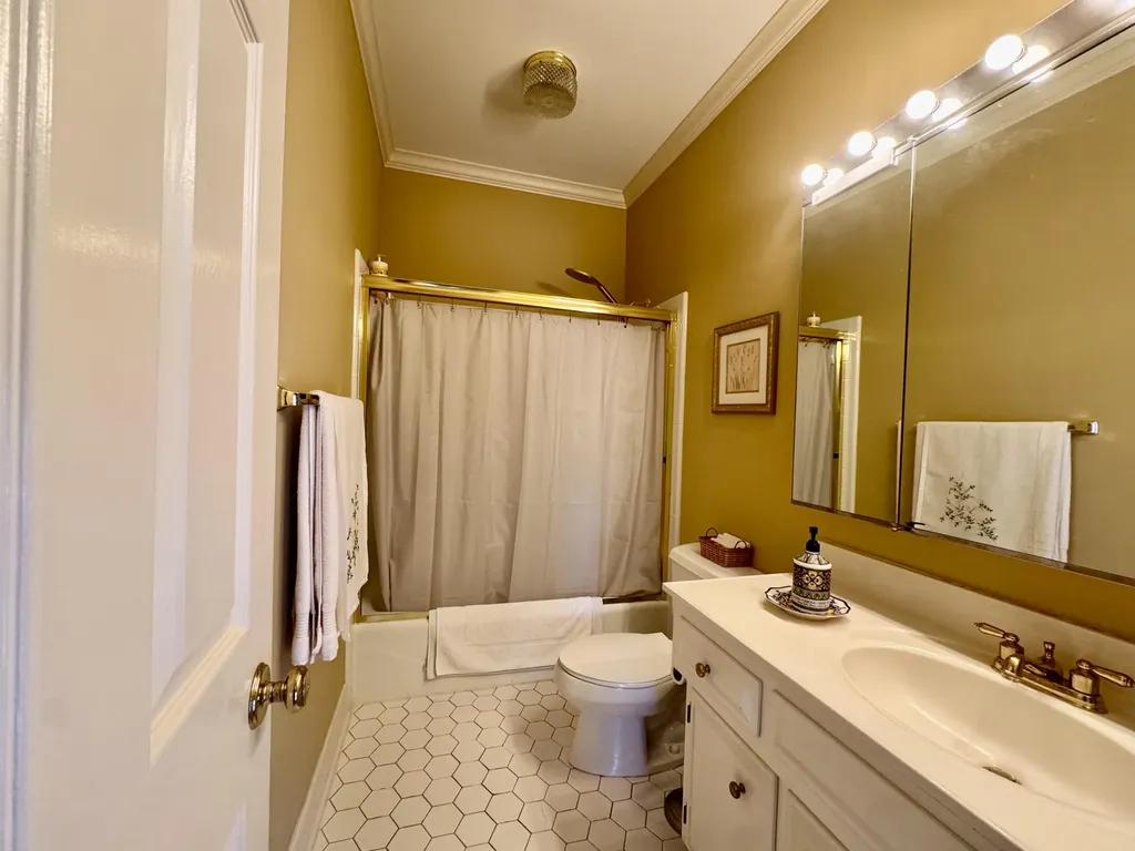 15B Charleston Greene Danville KY 40422