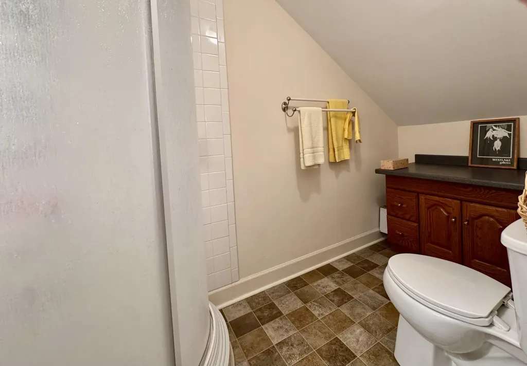 15B Charleston Greene Danville KY 40422
