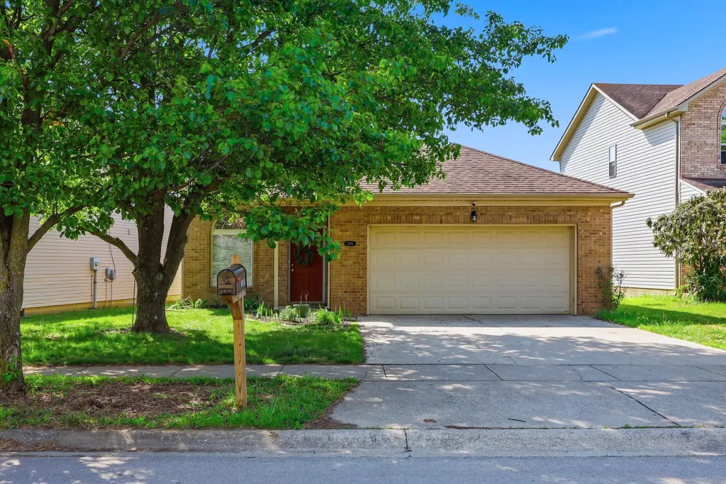 2261 Market Garden Lane Lexington KY 40509