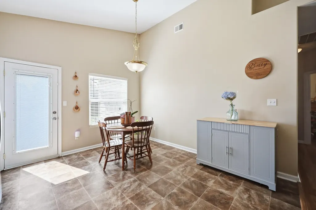 2261 Market Garden Lane Lexington KY 40509