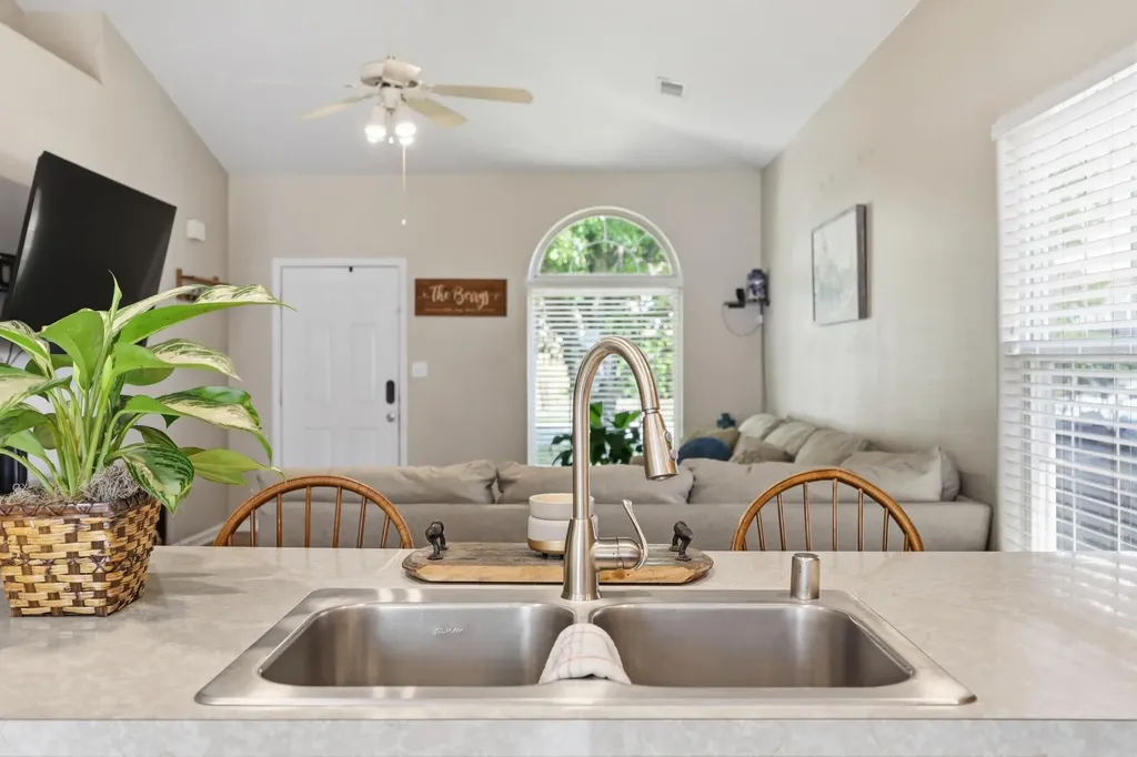 2261 Market Garden Lane Lexington KY 40509