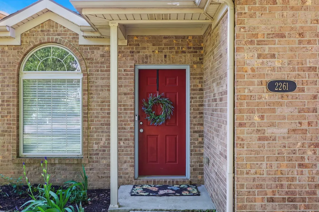 2261 Market Garden Lane Lexington KY 40509